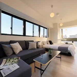https://modern-1-bedroom-apartment-close-to-peace-park-for-6-ppl.hotelsinhiroshima.com